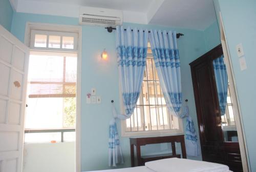 Hoa Cuc Xanh Hotel — Hue