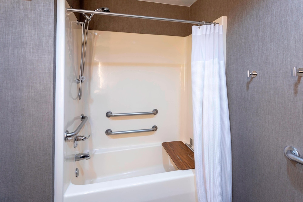 SpringHill Suites by Marriott Rochester Mayo Clinic St Marys - photo 18
