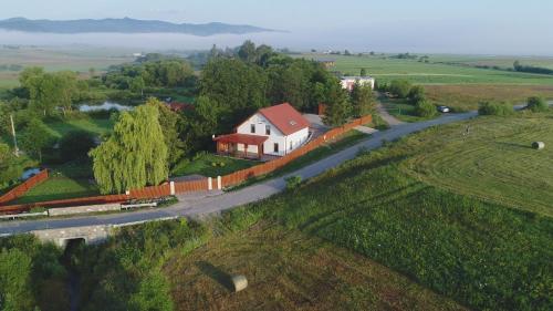 Veronika Vendégház — 4-Star Luxury Hotel in Remetea, Romania