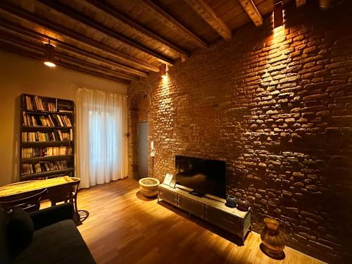 Red Moon Emme Loft — 4-Star Luxury Hotel in Milan, Italy