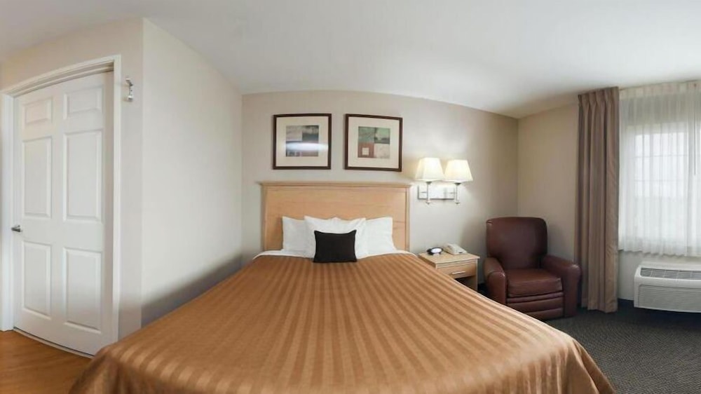 Candlewood Suites Milwaukee Brown Deer by IHG - photo 14