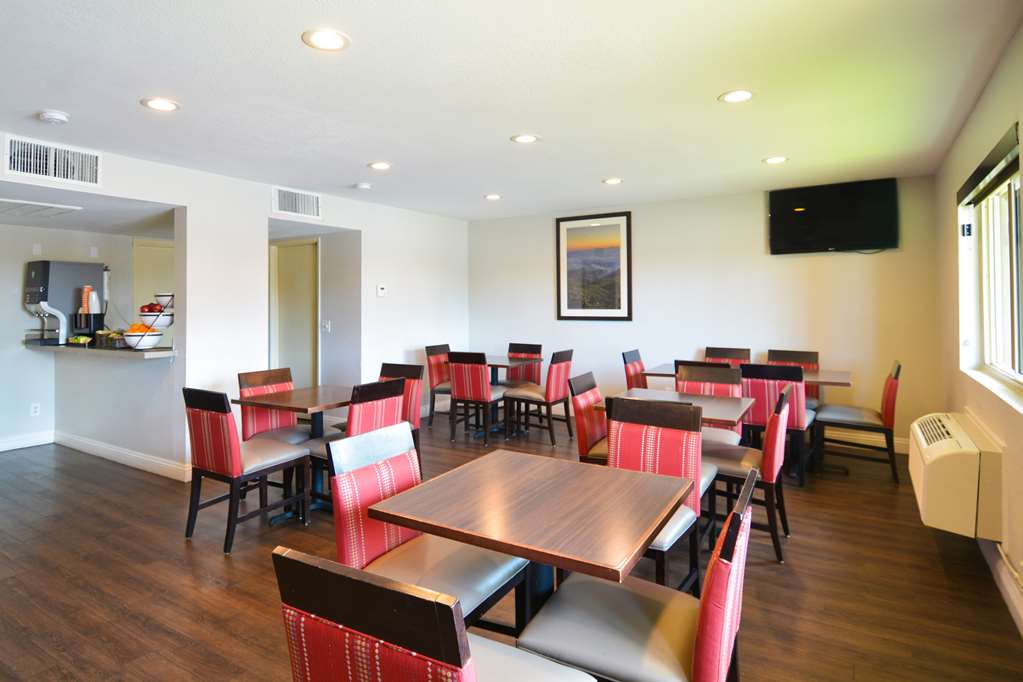 Comfort Inn & Suites Moreno Valley near March Air Reserve Base - photo 33