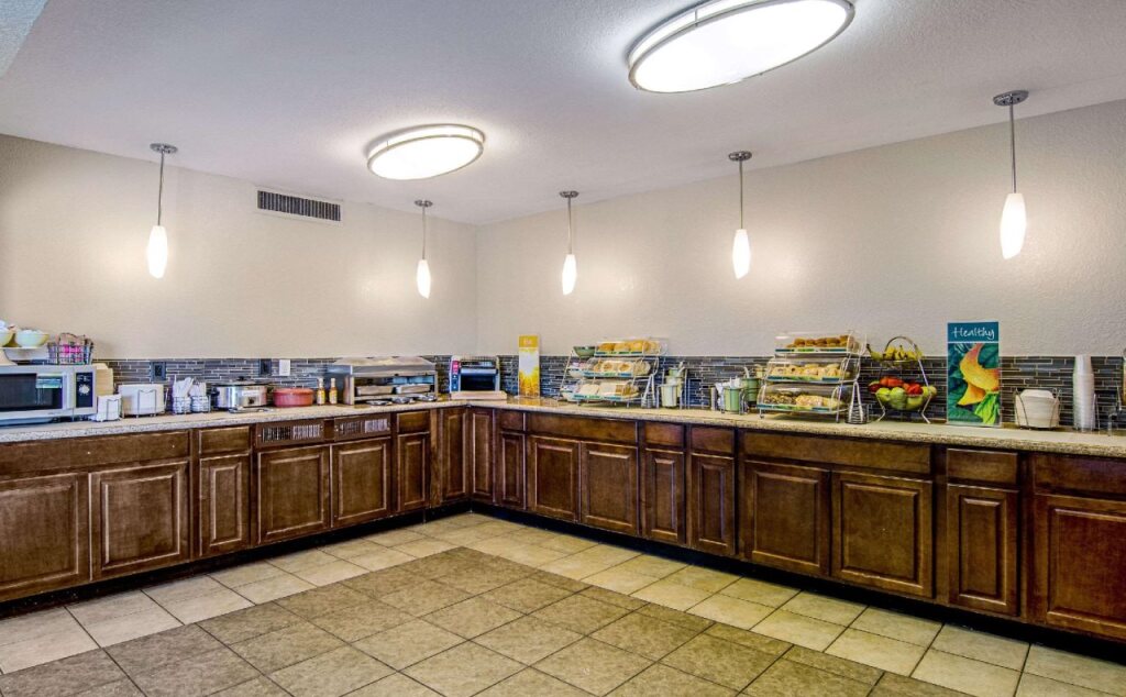 Quality Inn and Suites Denver Stapleton - photo 12