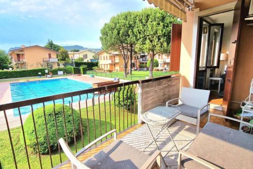 Casa le due terrazze Pool — 4-Star Luxury Hotel in Bardolino, Italy