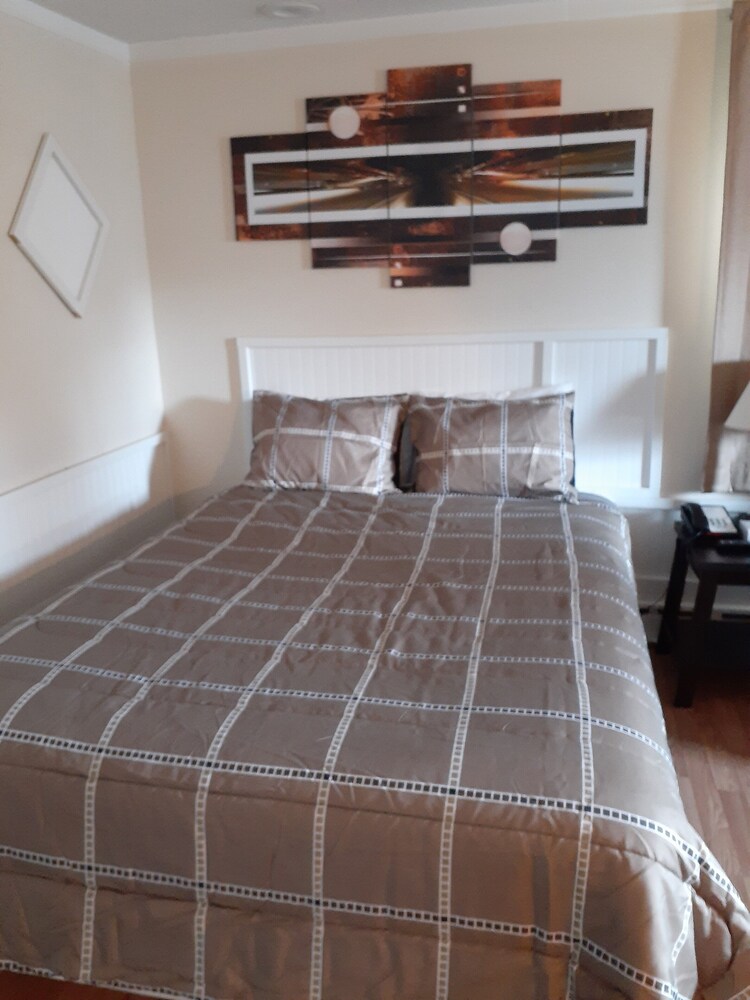 Town Line Motel - photo 15
