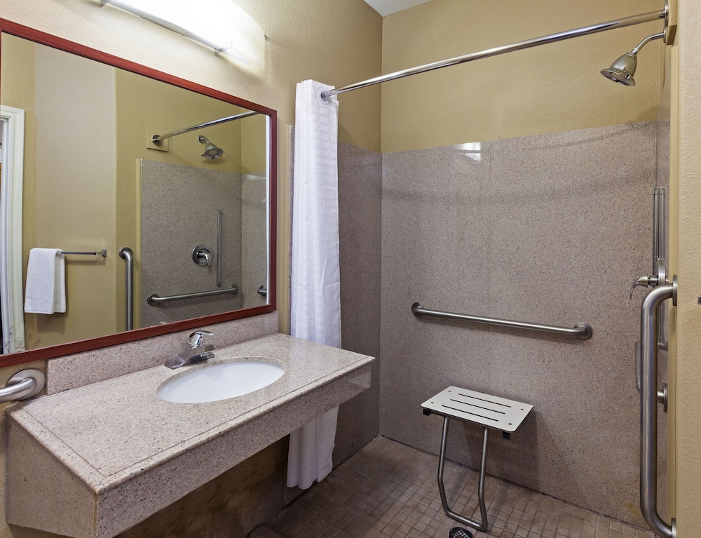 Candlewood Suites Hotel Texas City an IHG Hotel - photo 2