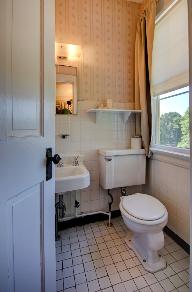 Old Corner Inn - photo 30