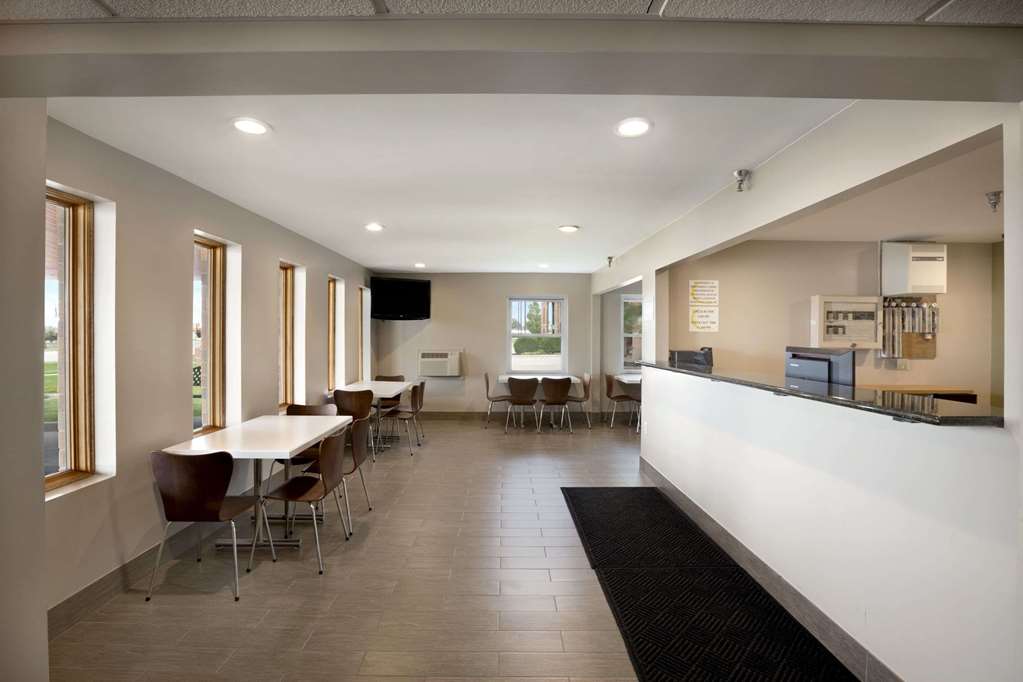 Super 8 by Wyndham Tuscola - photo 3