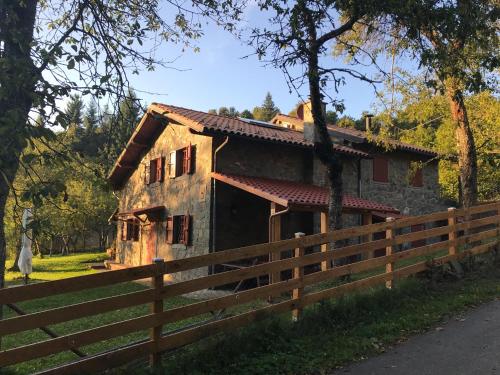 Holiday House Casini di Corte — 4-Star Luxury Hotel in Sillano, Italy