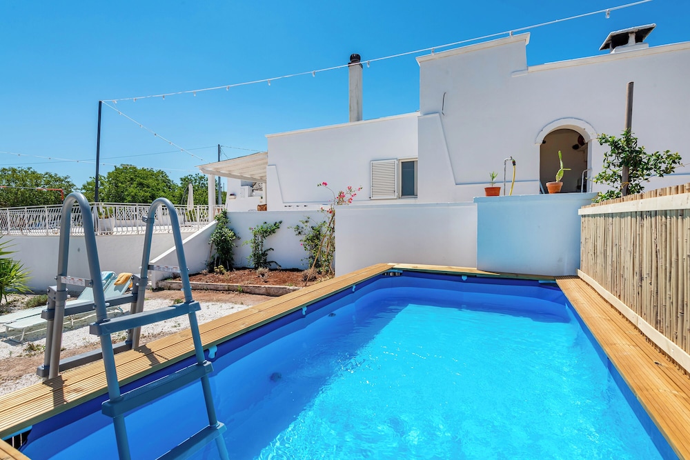 Gioberti 20 I Trulli With Pool — 4-Star Luxury Hotel in Martina Franca, Italy