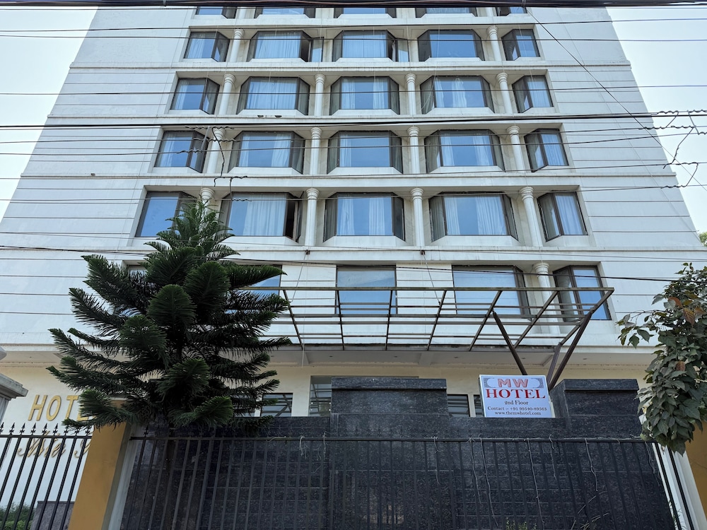 Mw Hotel - last minute hotel in Guwahati