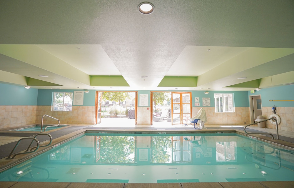 Holiday Inn Express & Suites Ontario - photo 27
