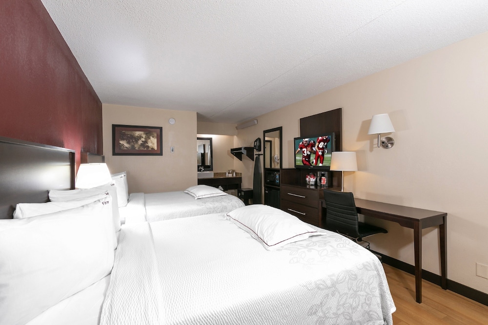 Red Roof Inn PLUS St Louis Forest Park Hampton Ave - photo 8
