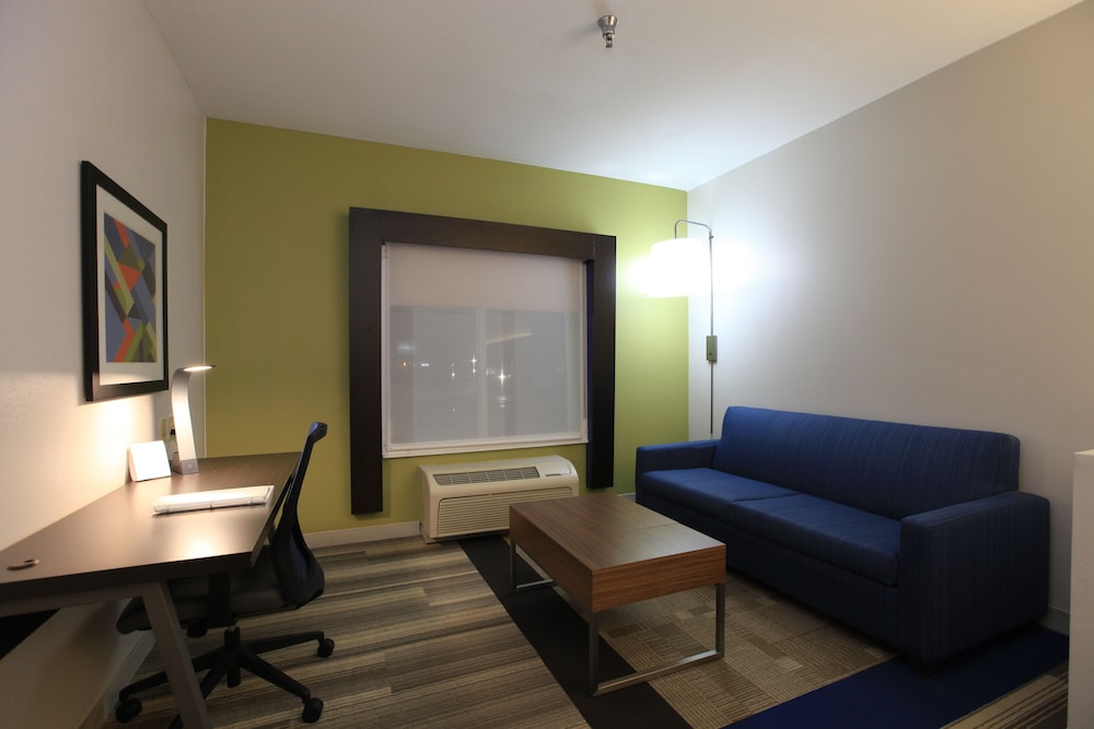 Holiday Inn Express Hotel & Suites Chattanooga Hixson by IHG - photo 14