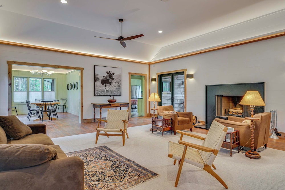 Riverfront Hideaway in Keene: Walk to Town — hotel in Keene