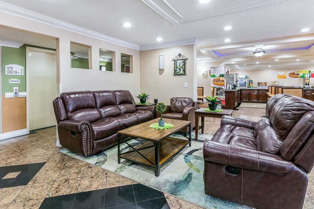 Quality Inn & Suites — hotel in College Park