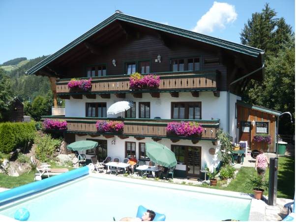 Haus Berge Appartements — 4-Star Luxury Hotel in Wagrain, Austria