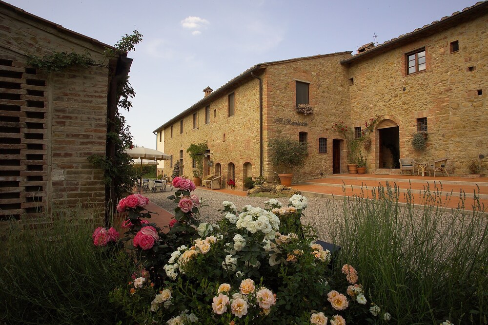 Il Rosolaccio — 4-Star Luxury Hotel in San Gimignano, Italy