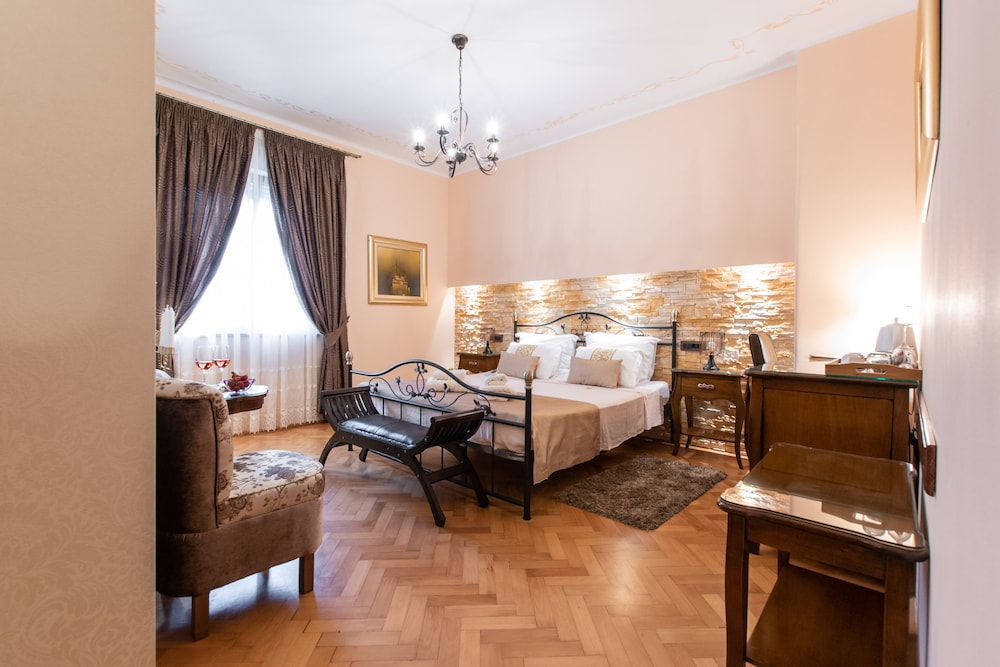 Unique Luxury Rooms - carbon neutral hotel in Split