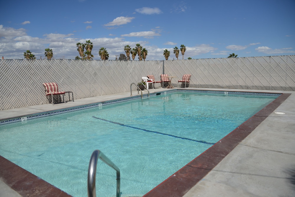 Mojave Trails Inn and Suites - photo 25