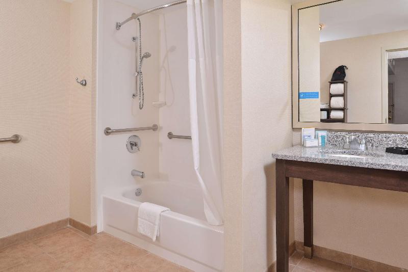 Hampton Inn & Suites Newport News - photo 86