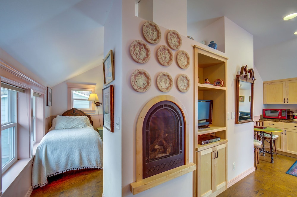 Carlisle Garden Suites - photo 11