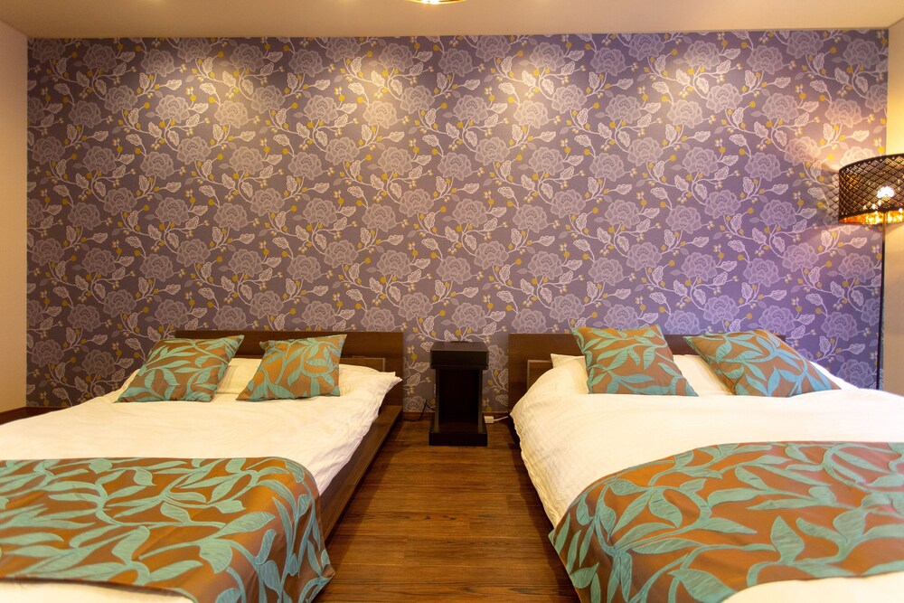 Kanmuritei Guest House Up To 7 Pax 冠邸和モダン最大7名まで宿泊可能 — 4-Star Luxury Hotel in Kyoto, Japan