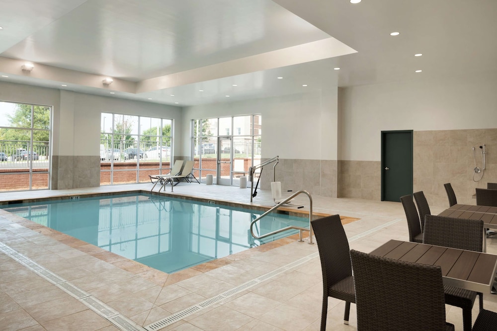 Embassy Suites by Hilton Charlotte Ayrsley - photo 34