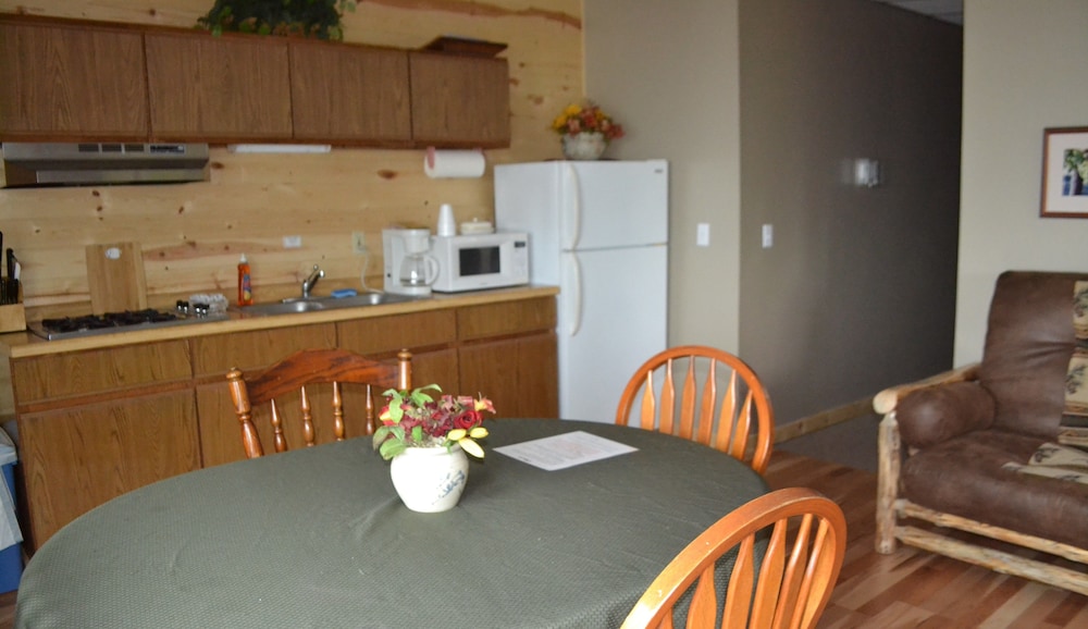 AJ's Lodge and Oven - photo 22