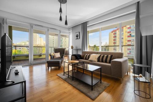 Ostrobramska 126 Praga Apartment by BookingHost — 4-Star Luxury Hotel in Warsaw, Poland