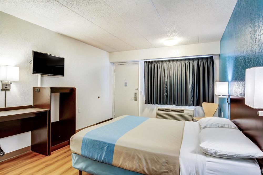 Red Roof Inn Bridgeton - photo 17