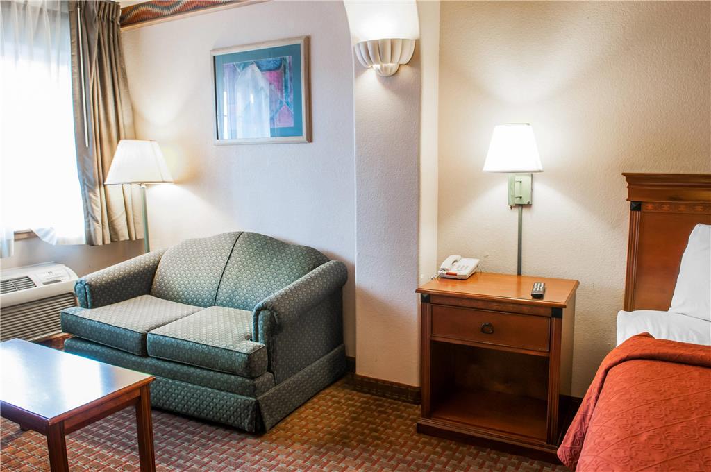 Quality Inn & Suites Las Cruces University Area - photo 17