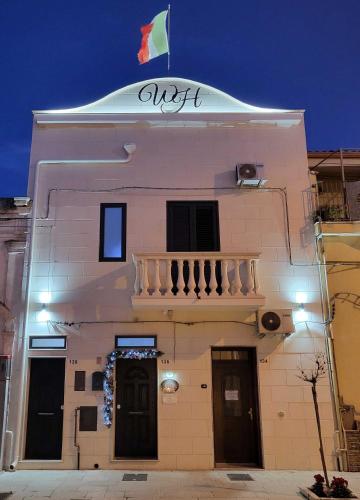B&B White House — 4-Star Luxury Hotel in Pulsano, Italy
