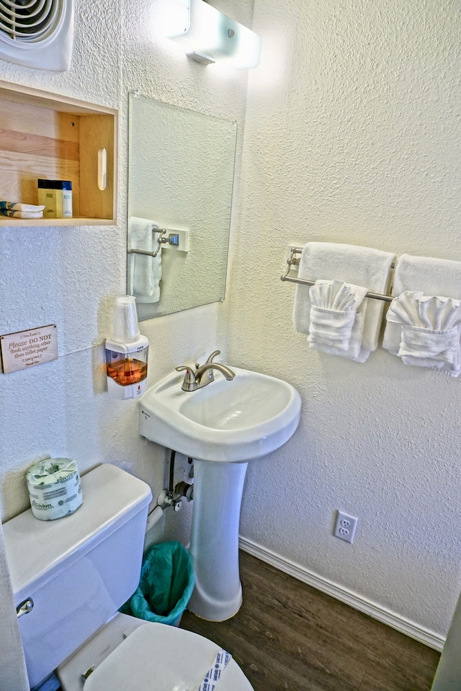 Arbor Inn Motel Oakridge - photo 19
