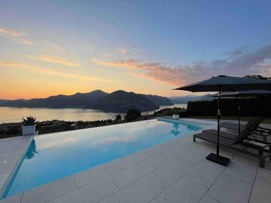 Luxury villa with private pool — 4-Star Luxury Hotel in Iseo, Italy