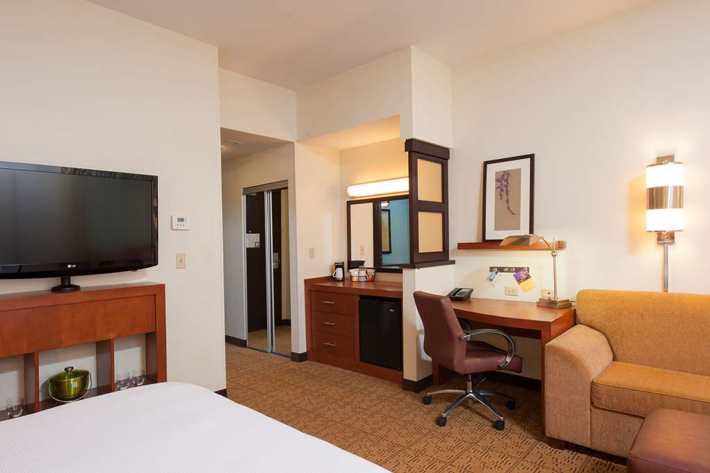 Hyatt Place Des Moines Downtown - photo 4