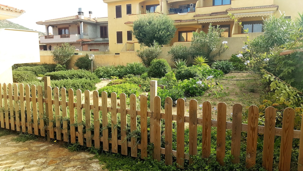 GardenHouse in Castelsardo, Italy