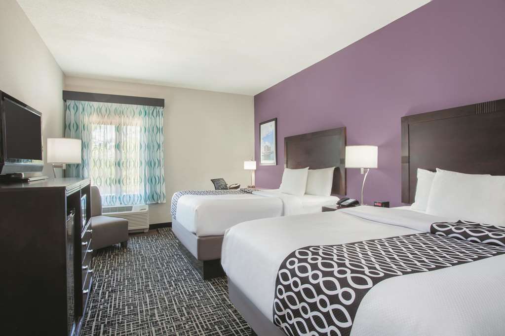 La Quinta Inn & Suites by Wyndham Fort Walton Beach - photo 10