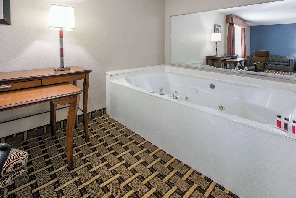 Quality Inn Lawton near Fort Sill - photo 18