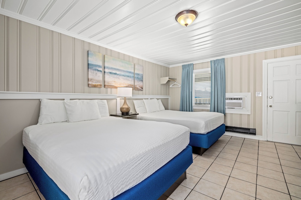 Dolphin Oceanfront Motel - photo 27