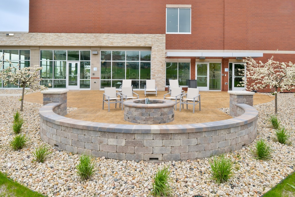 Holiday Inn Express & Suites Madison by IHG - photo 52