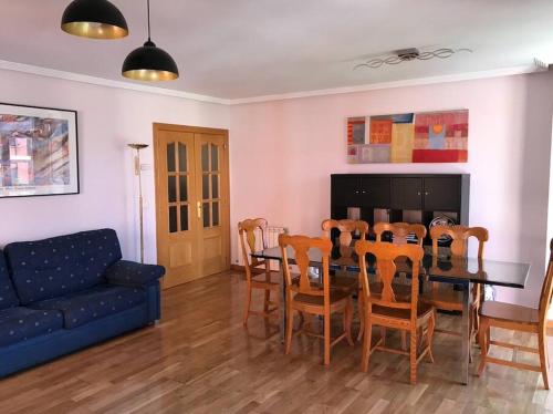 Disfruta Leon En Este Duplex a 350m de la Catedral in Leon, Spain