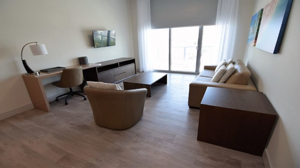 Spectacular 1 Bed Plus Den On To The Amazing Hollywood Beach Hollywood - photo 15