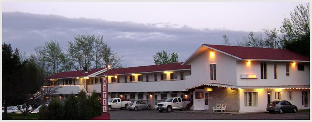 Voyageur Motel