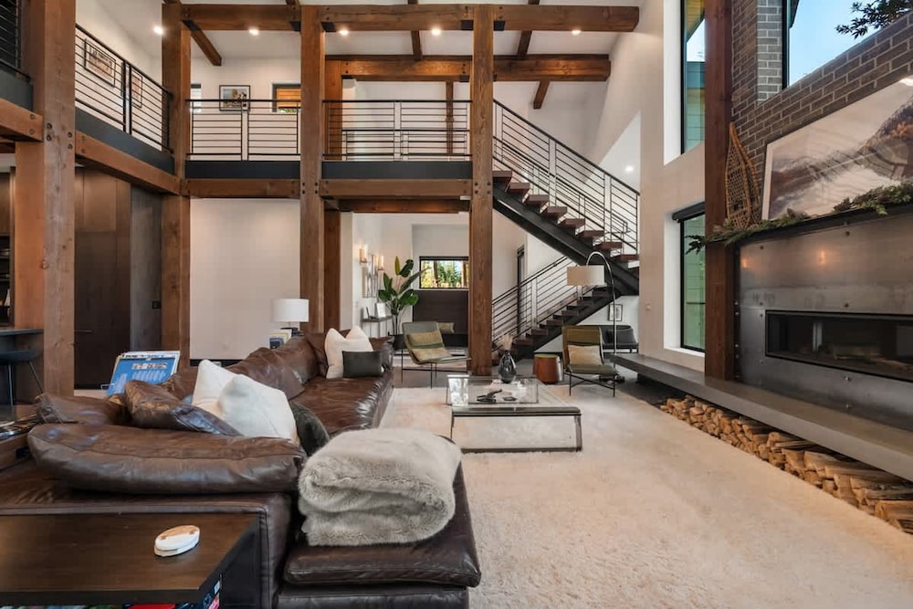 Architecturally Stunning Cle Elum Luxury Retreat in Cle Elum, United States