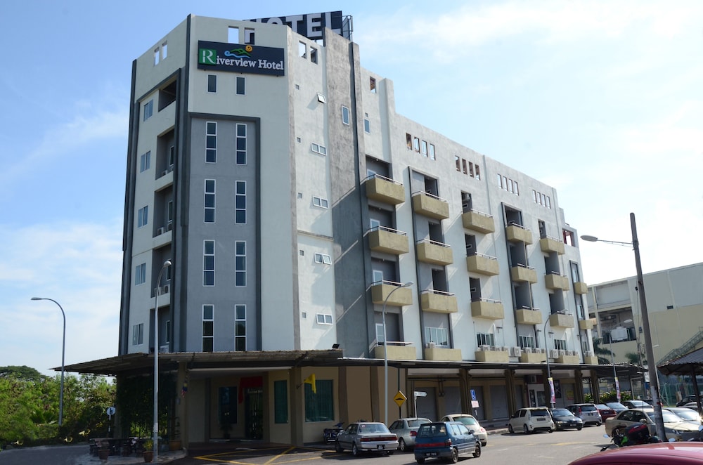 Riverview Hotel - carbon neutral hotel in Bahau