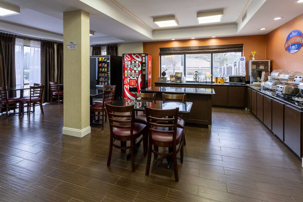 Baymont by Wyndham Saraland - photo 37