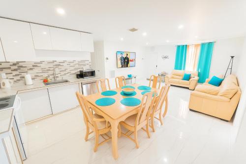 Bright & Cozy Family Home Near Dania Beach — 4-Star Luxury Hotel in Dania Beach, United States