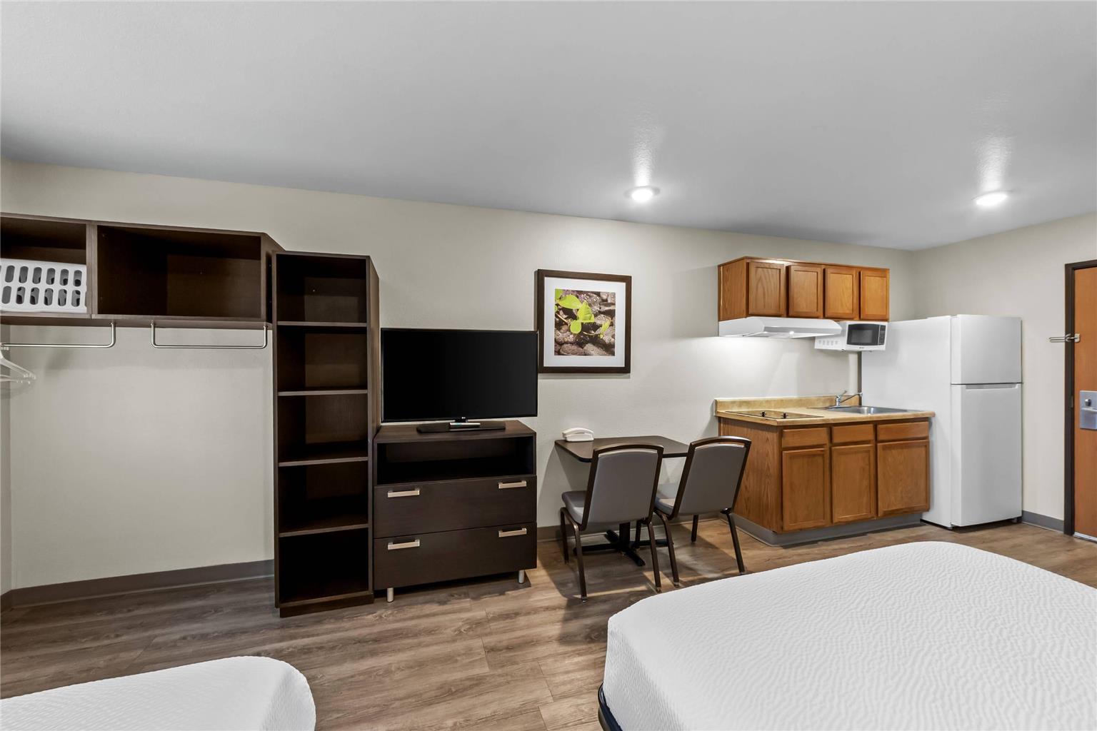 WoodSpring Suites San Antonio South - photo 18