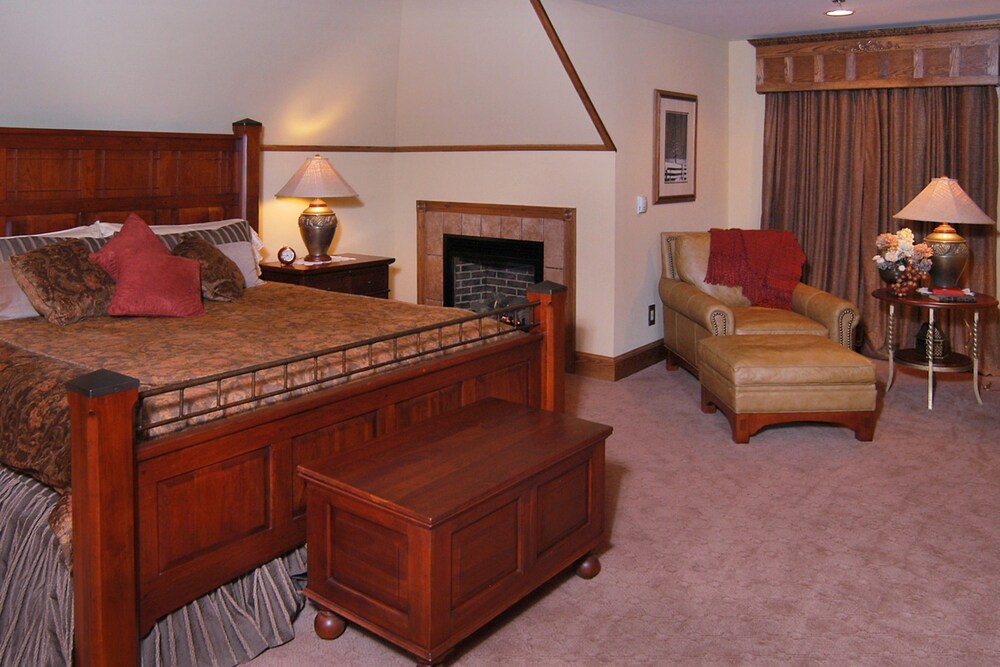 Bob Timberlake Inn at Chetola Resort - photo 11